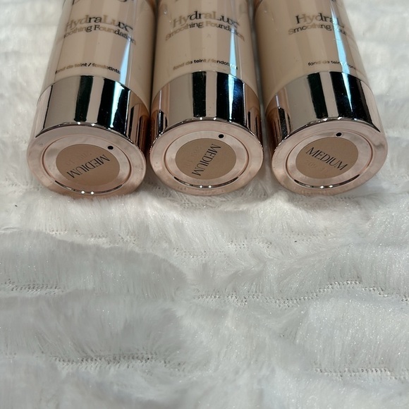 Doll 10 set of 2 HydraLux Smoothing Foundation Color Medium new 1 fl oz lot - Picture 3 of 5